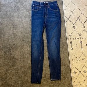 Levi’s mile high skinny high waisted Jean. No distressing. Ankle Jean.